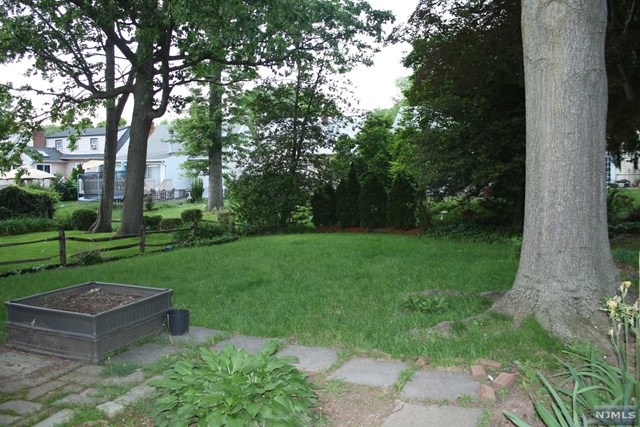 For Sale: 450 Hamilton Pl Hackensack, NJ 07601