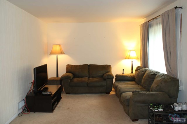 For Sale: 450 Hamilton Pl Hackensack, NJ 07601
