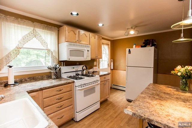 For Sale: 195 Elder Ave Bergenfield, NJ 07621