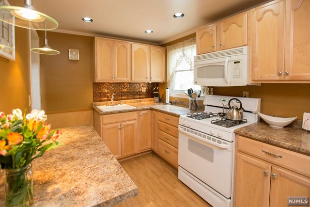 For Sale: 195 Elder Ave Bergenfield, NJ 07621