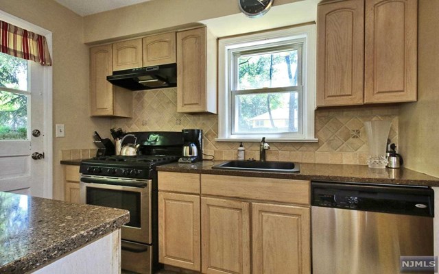 For Sale: 25 Poplar St Closter, NJ 07624
