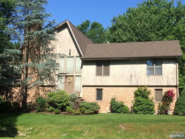 For Sale: 2 Heaton Ct Closter, NJ 07624