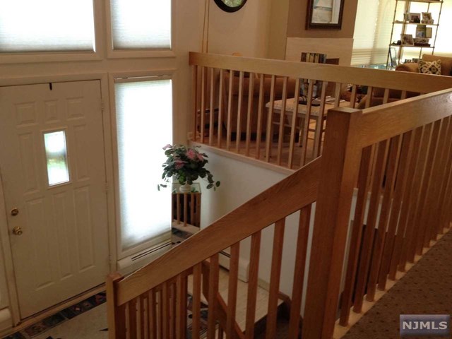 For Sale: 2 Heaton Ct Closter, NJ 07624