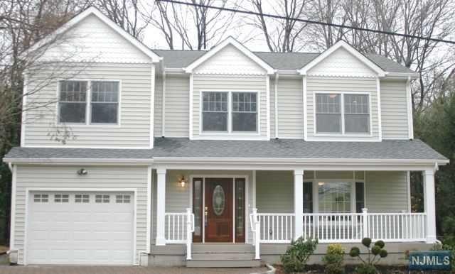 153 Hickory Ave
