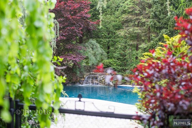 For Sale: 9 Old County Ct Demarest, NJ 07627
