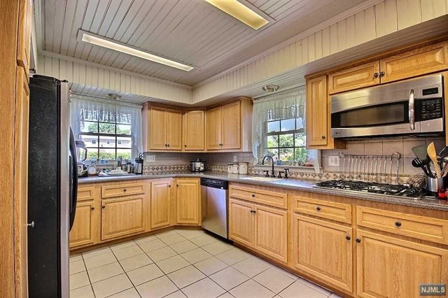 For Sale: 23 Laurel Ave Dumont, NJ 07628