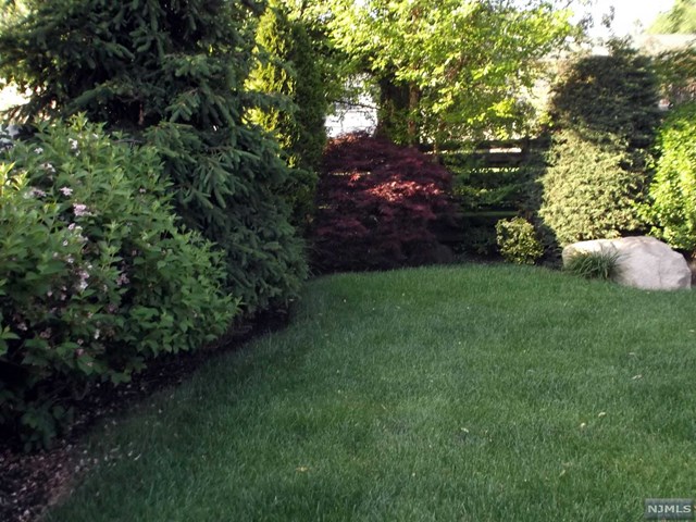 For Sale: 11 Egan Pl Englewood Cliffs, NJ 07632