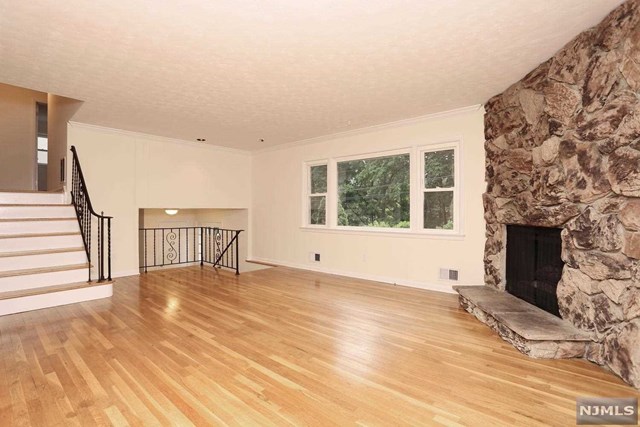 For Sale: 190 W Shore Rd Harrington Park, NJ 07640