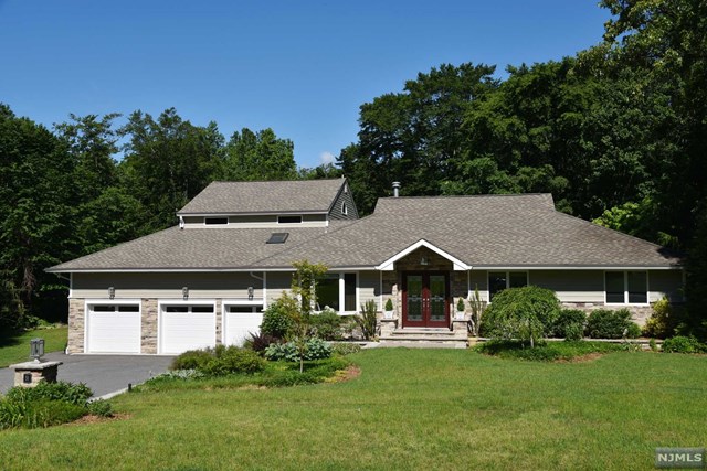 For Sale: 51 Brookview Ter Hillsdale, NJ 07642