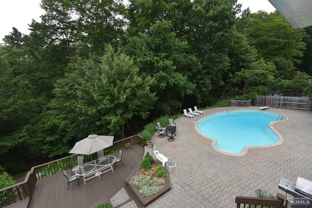 For Sale: 51 Brookview Ter Hillsdale, NJ 07642