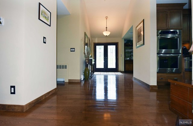 For Sale: 51 Brookview Ter Hillsdale, NJ 07642