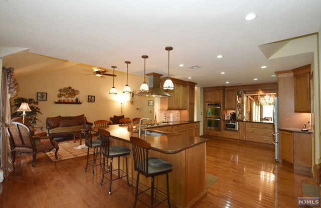 For Sale: 51 Brookview Ter Hillsdale, NJ 07642