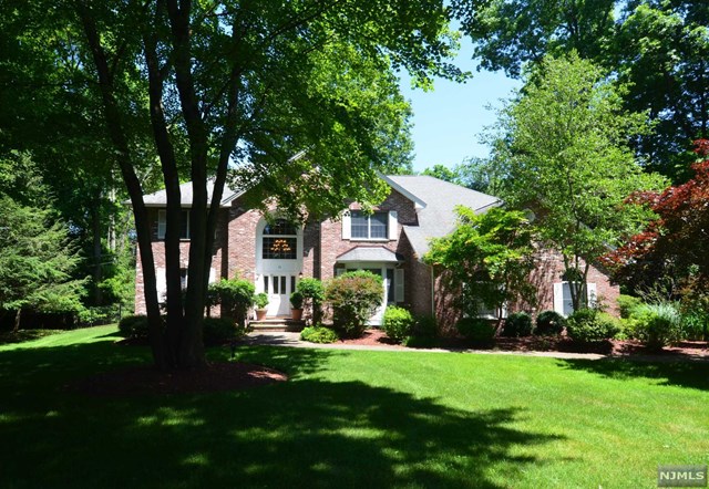 For Sale: 11 Canterbury Rd Norwood, NJ 07648