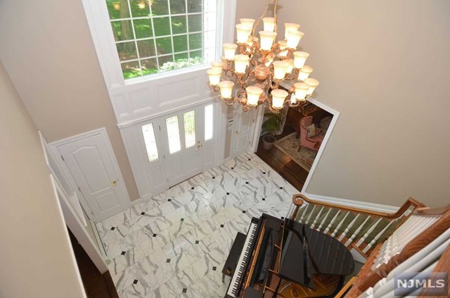 For Sale: 11 Canterbury Rd Norwood, NJ 07648