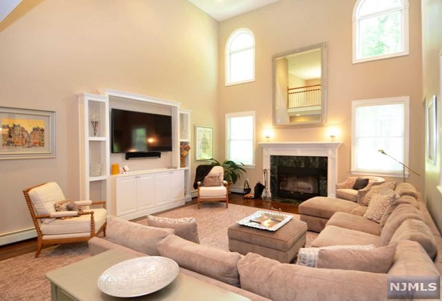 For Sale: 11 Canterbury Rd Norwood, NJ 07648