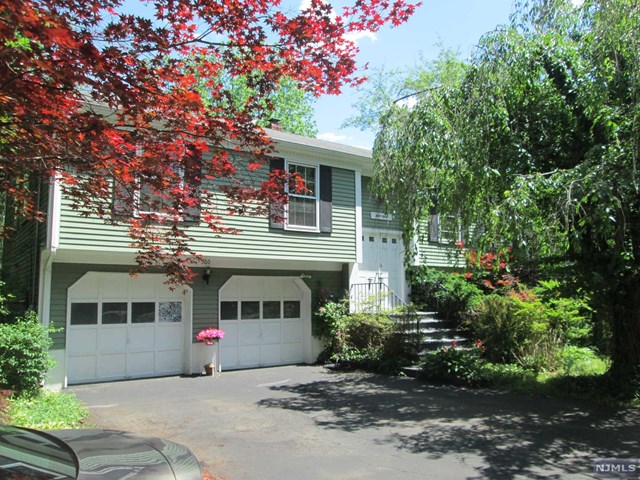 For Sale: 360 Livingston St Norwood, NJ 07648