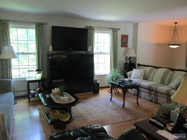 For Sale: 360 Livingston St Norwood, NJ 07648
