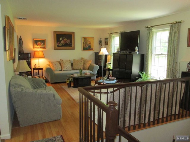 For Sale: 360 Livingston St Norwood, NJ 07648
