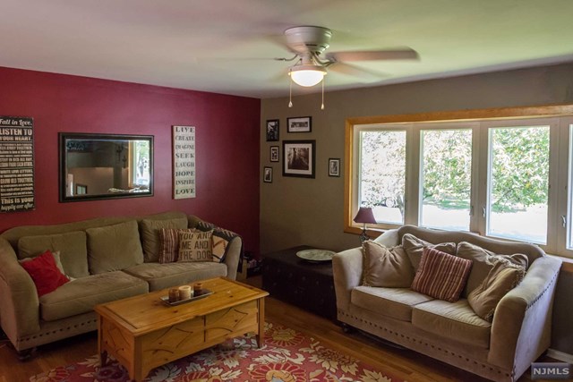For Sale: 35 Windsor Ct Norwood, NJ 07648