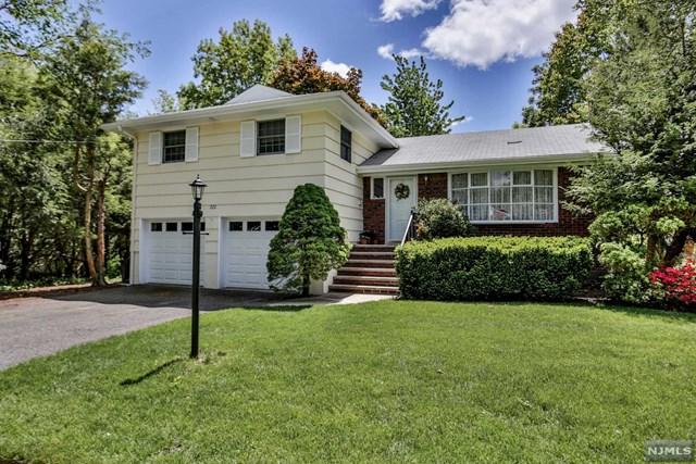 833 Amaryllis Ave