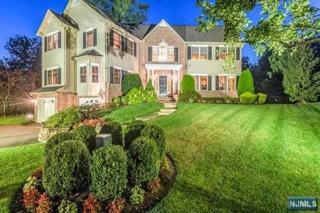 7 Woodland Rd