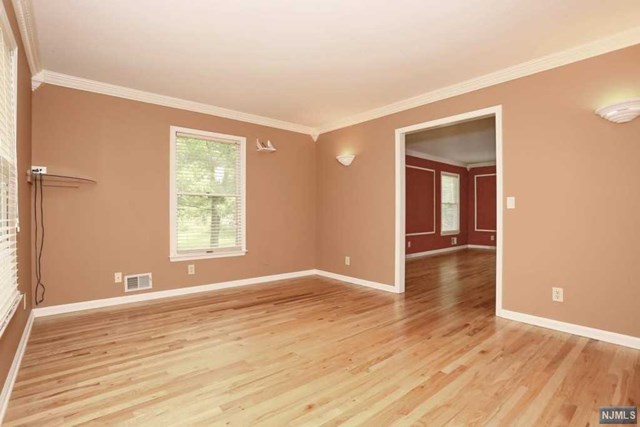 For Sale: 3 Mallon Ct Park Ridge, NJ 07656
