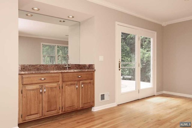 For Sale: 3 Mallon Ct Park Ridge, NJ 07656
