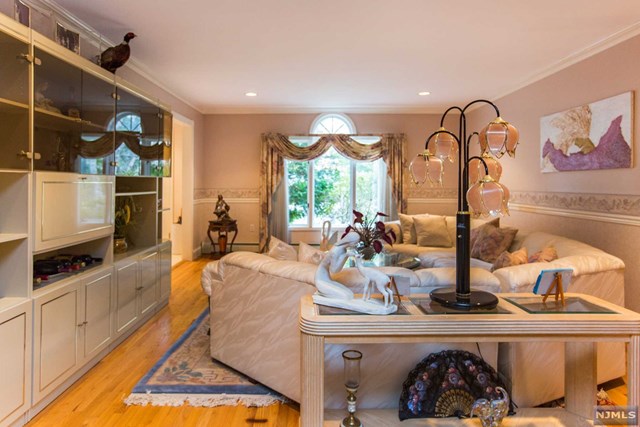 For Sale: 9 W Park Ave Park Ridge, NJ 07656
