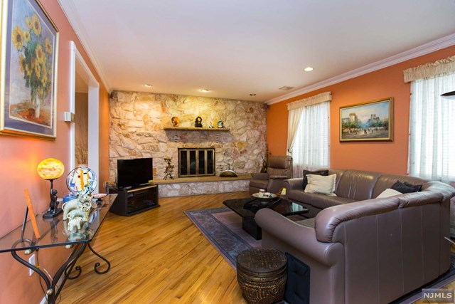 For Sale: 9 W Park Ave Park Ridge, NJ 07656