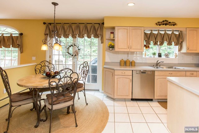 For Sale: 6 Dibella Dr Park Ridge, NJ 07656