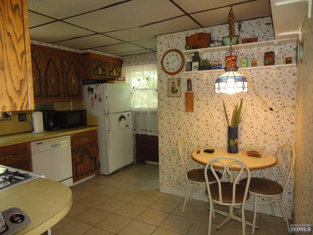 For Sale: 257 Floral Ln Saddle Brook, NJ 07663