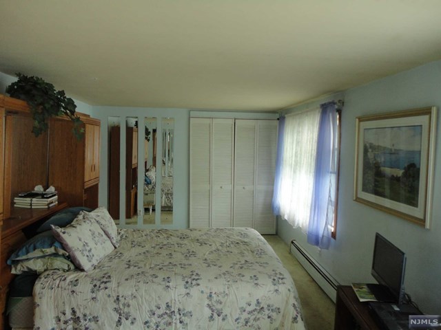 For Sale: 257 Floral Ln Saddle Brook, NJ 07663