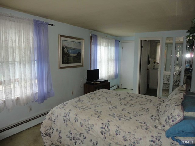 For Sale: 257 Floral Ln Saddle Brook, NJ 07663