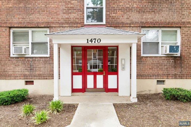 For Sale: 1470 W Terrace Cir #6 Teaneck, NJ 07666
