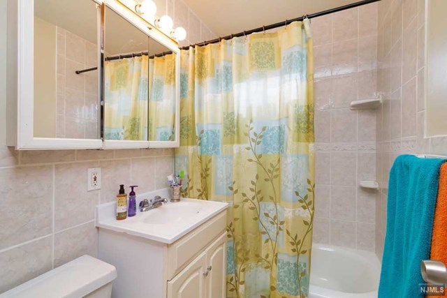 For Sale: 1470 W Terrace Cir #6 Teaneck, NJ 07666