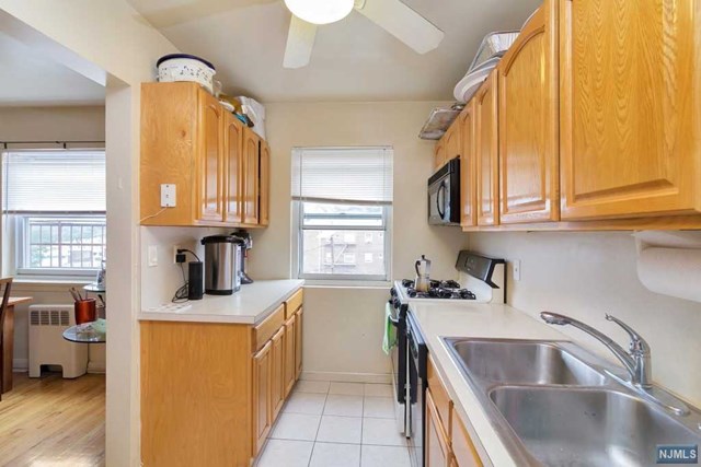 For Sale: 1470 W Terrace Cir #6 Teaneck, NJ 07666