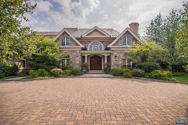 For Sale: 1 Hastings Dr Tenafly, NJ 07670