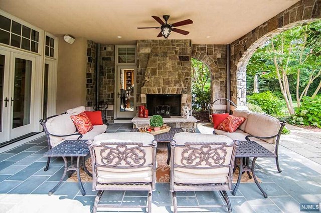 For Sale: 1 Hastings Dr Tenafly, NJ 07670