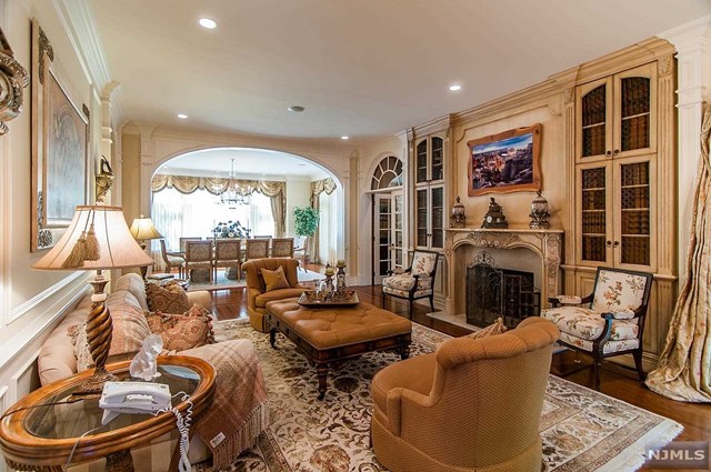 For Sale: 1 Hastings Dr Tenafly, NJ 07670