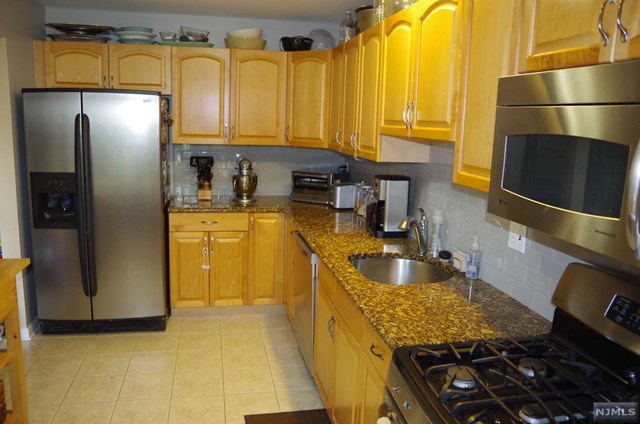 143 Bramley Ct, Westwood NJ 07675