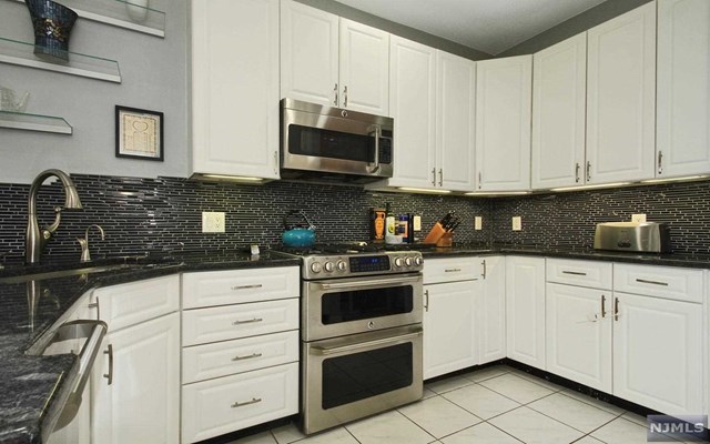 For Sale: 32 Pine Lake Ter Westwood, NJ 07675