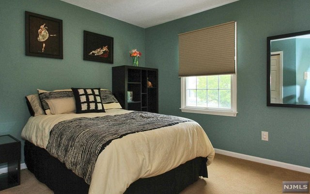 For Sale: 32 Pine Lake Ter Westwood, NJ 07675