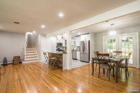 49 Woodfield Rd