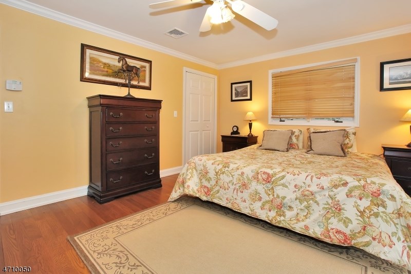 6 Evan Ct