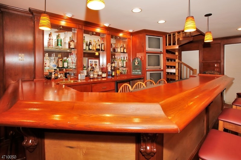 6 Evan Ct