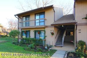 18 Danbury Ct