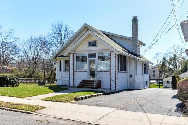 25 Spruce Dr