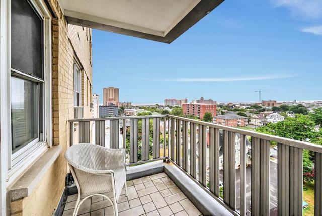 301 6th Ave #102