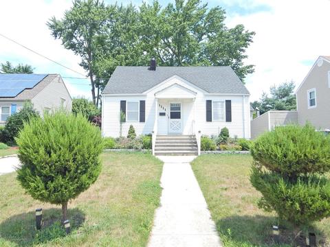 808 Dunlewy St
