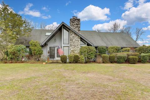 2146 Redwood Dr